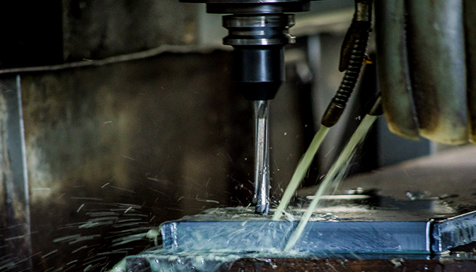 高速キリ穴加工